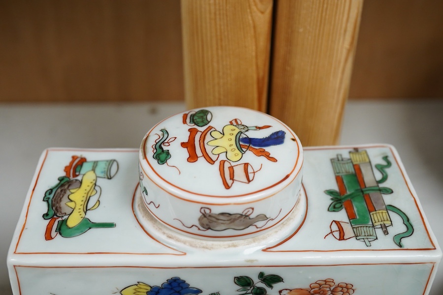 A Samson, Paris square shaped famille verte tea caddy and cover, 14cm x 16.5cm. Condition - minor flaws to glazing